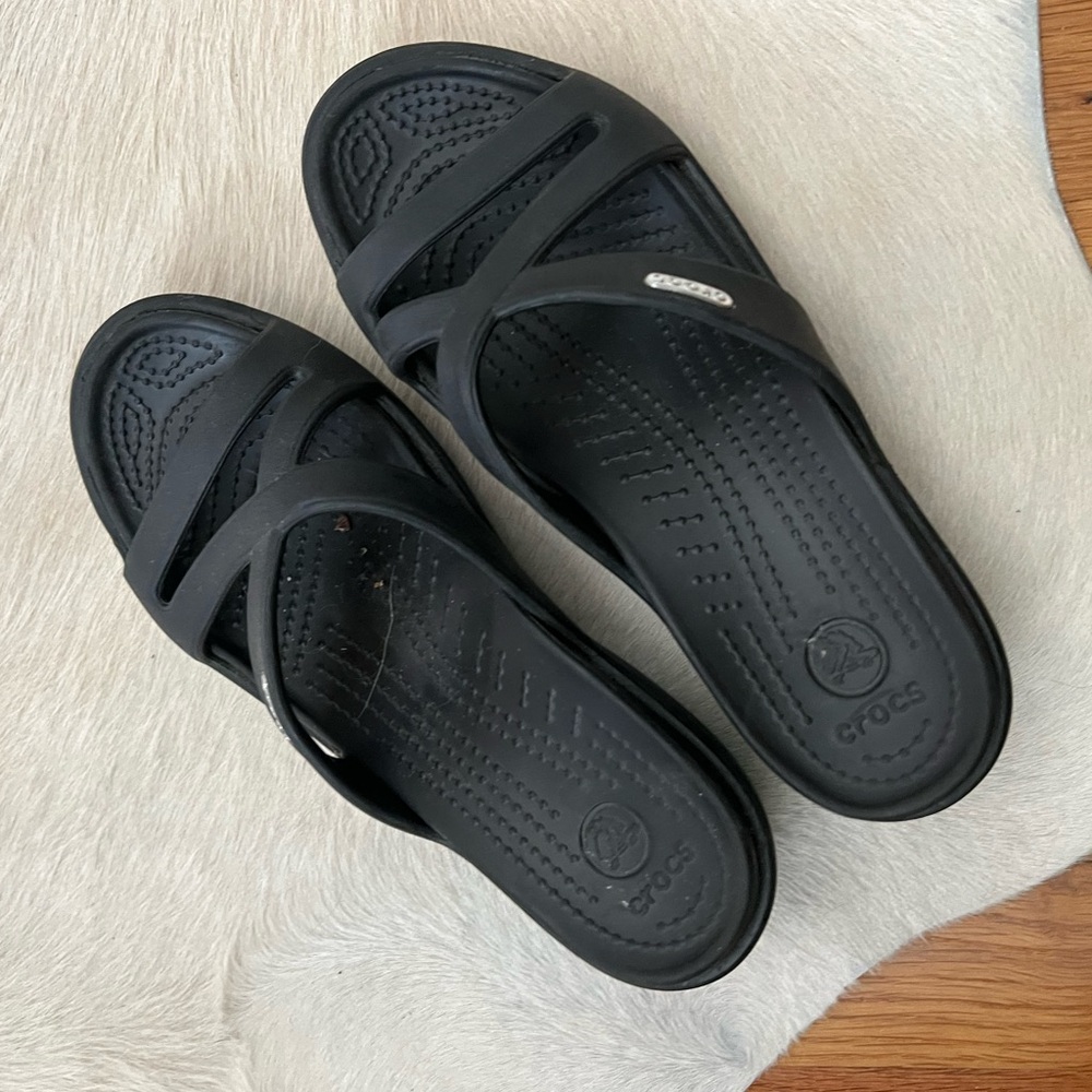 Crocs black slip on sandals low heel sz 6-6.5